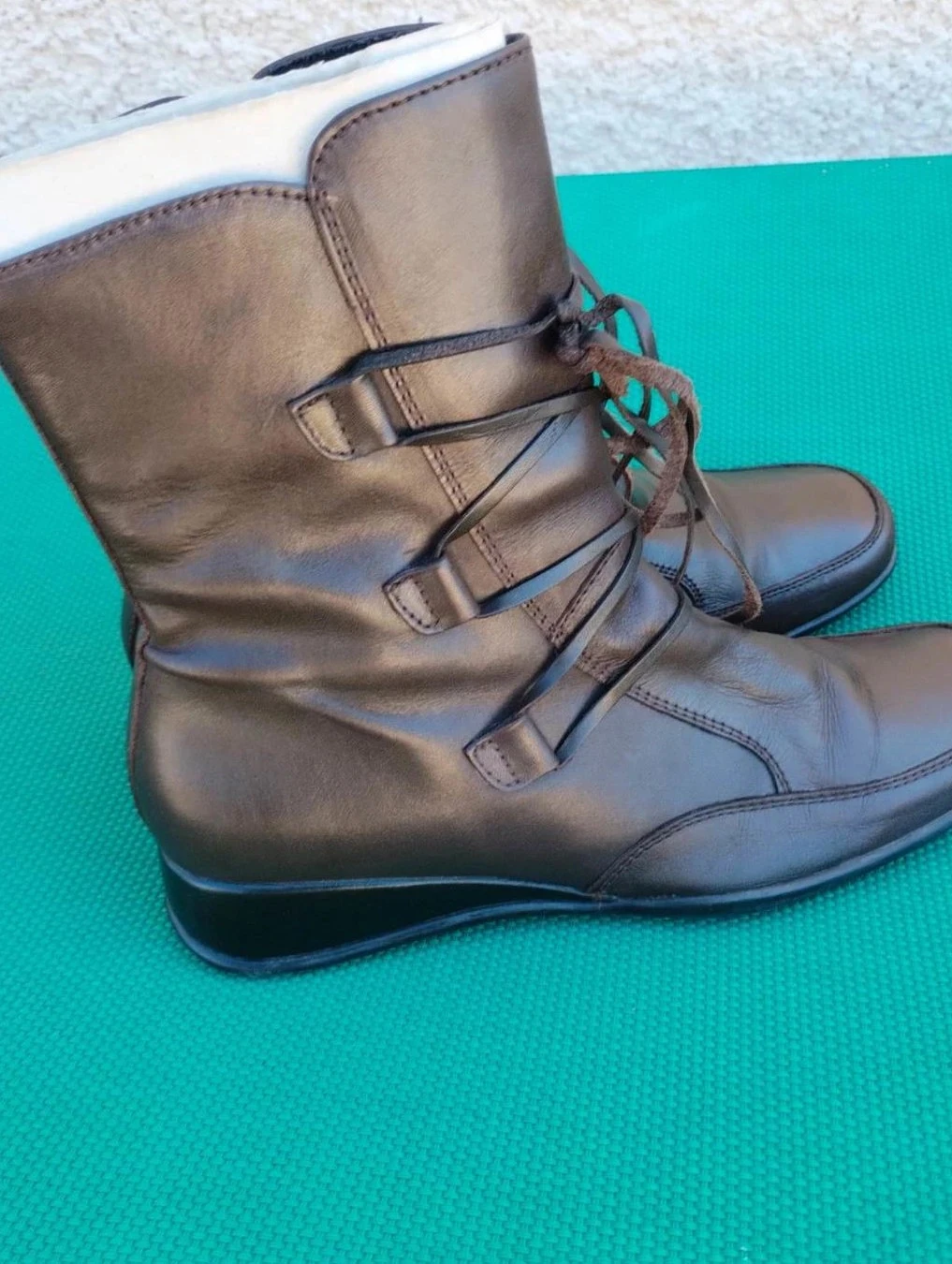 Women's brown ankle boots, zipper, size 38 – photo 2